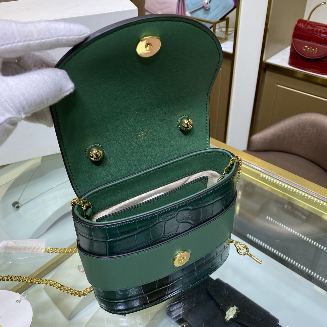 Chloé Small Aby Lock Bag in Green - Replicabags.is - Image 8
