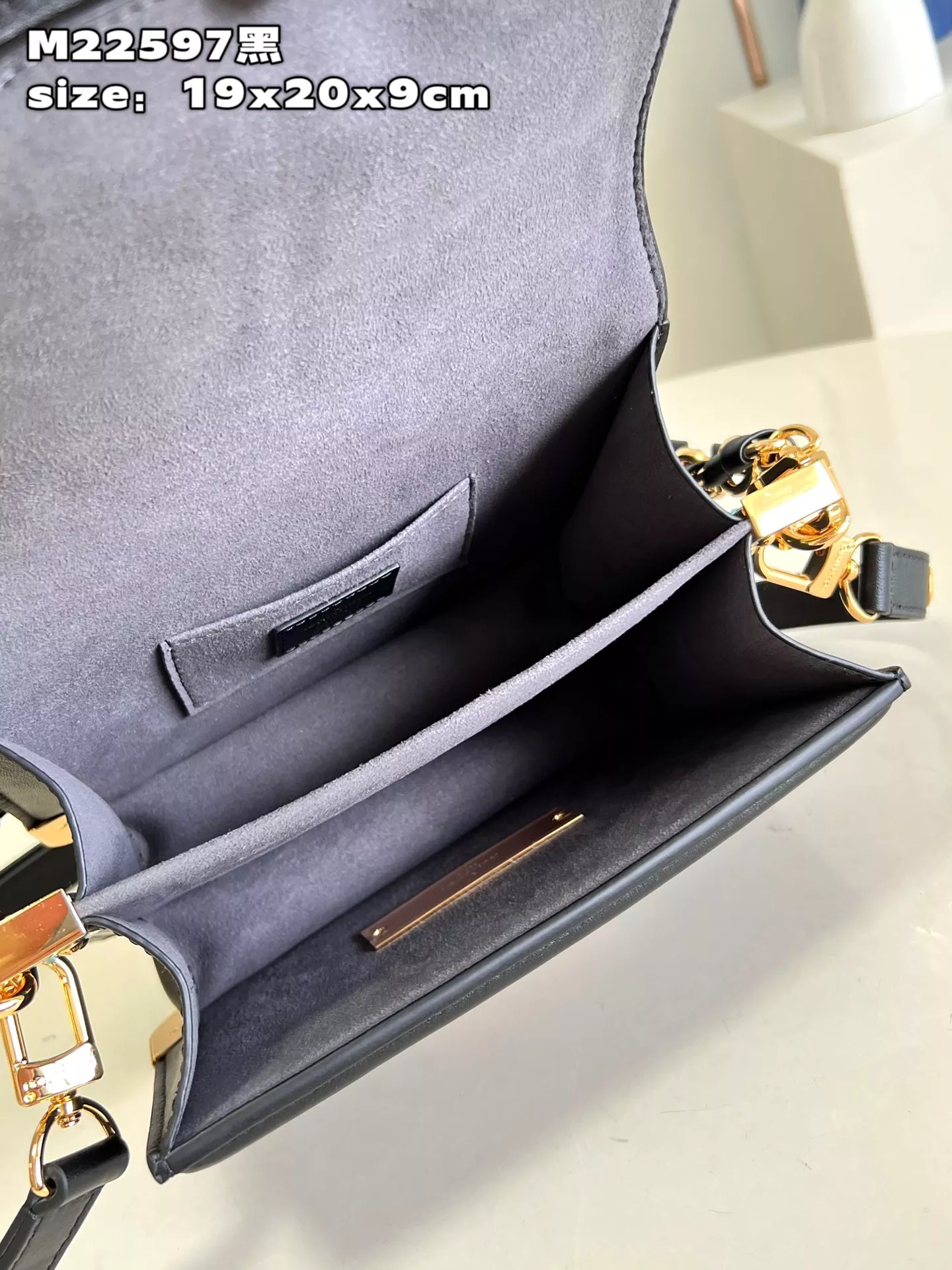 LV MM Dauphine Black Bag- ReplicaBags.is - Image 10