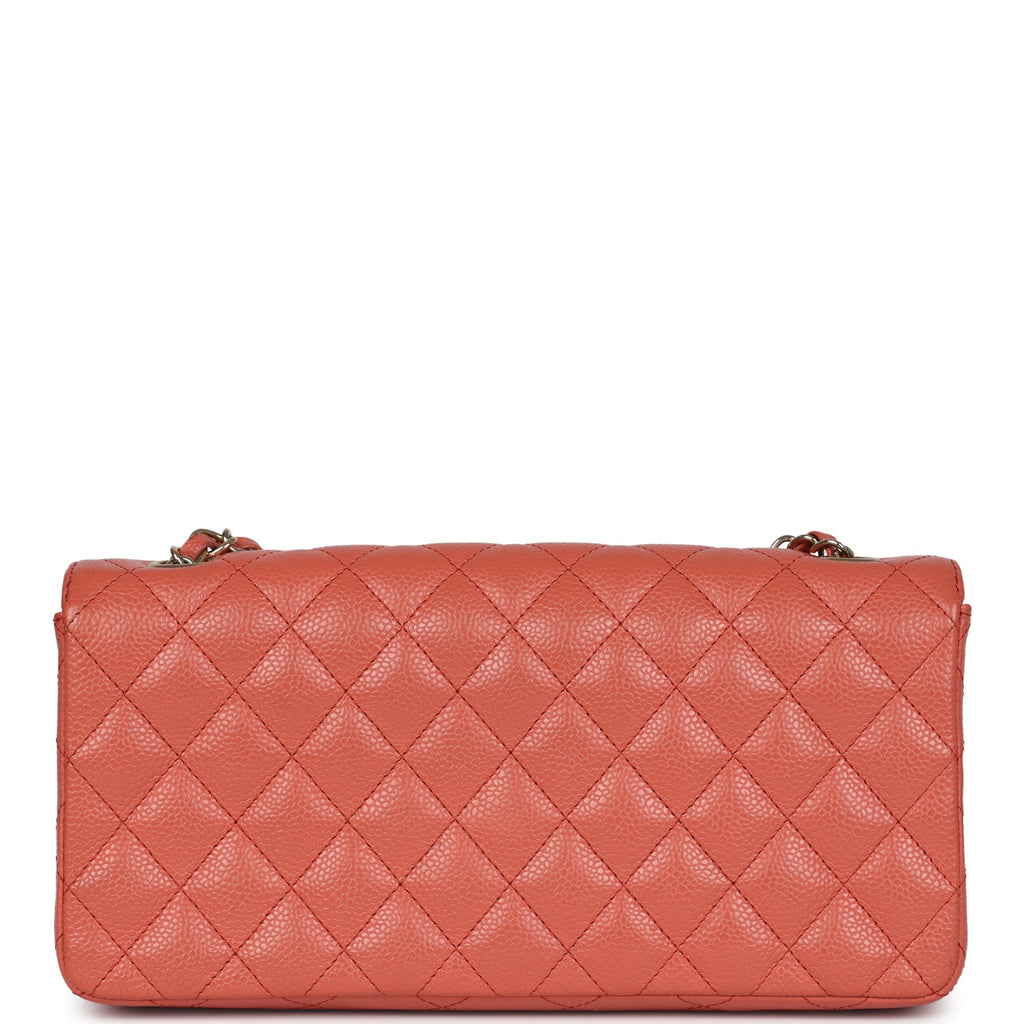 Vintage Chanel Classic East West Single Flap Coral Caviar Light Gold Hardware - Image 5