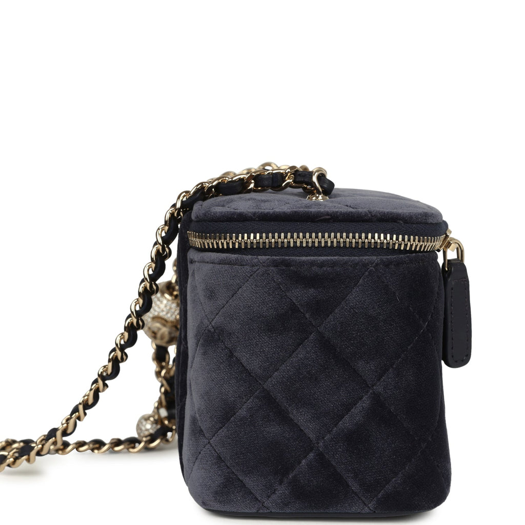 Chanel Small Crystal Pearl Crush Vanity Case Gris Fonce Velvet Light Gold Hardware - Image 4