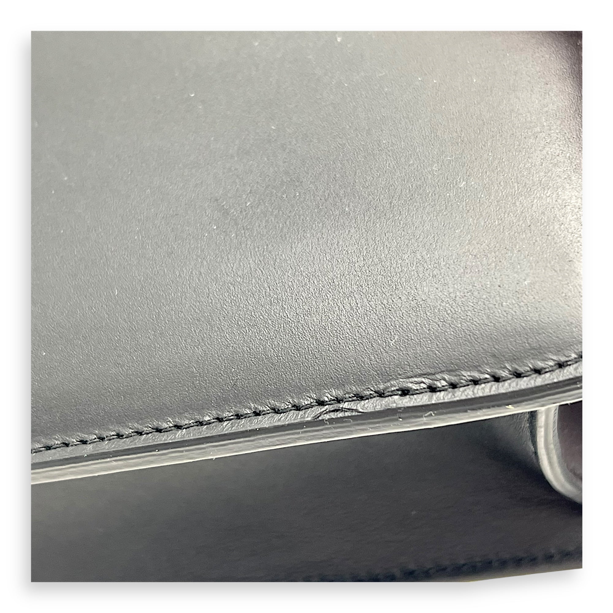 30 Montaigne Shoulder Bag Medium Black in Calfskin, Gold hardware - Image 9