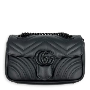 GG Marmont Shoulder Bag Small Black in Calfskin, black hardware