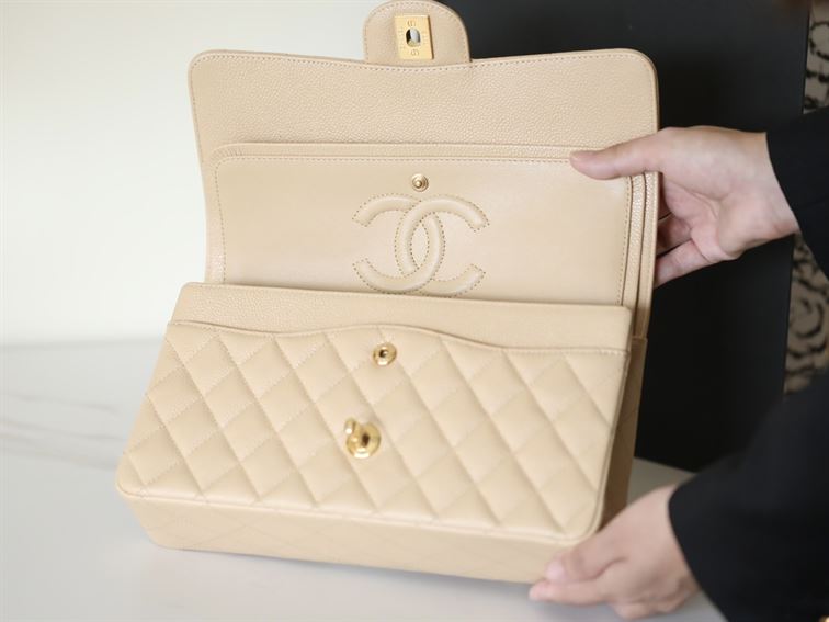 Chanel Classic Medium Caviar Flap Beige - Image 11