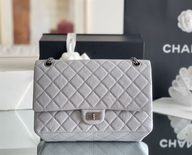 Chanel Grey Quilted Aged Leather Reissue - Image 3