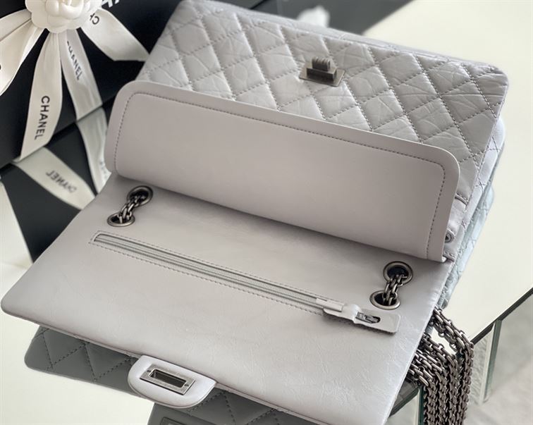 Chanel Grey Quilted Aged Leather Reissue - Image 5