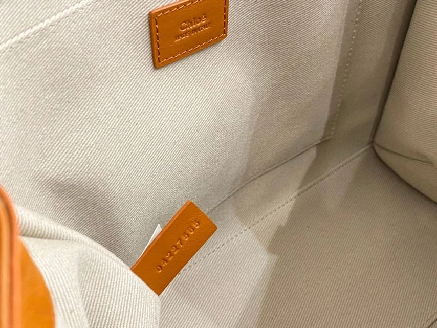 Chloé Medium Woody Tote Bag - MB001 - Image 9