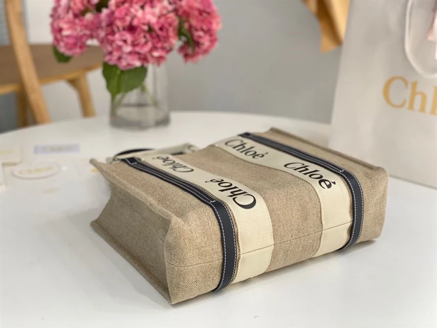 Chloé Medium Woody Tote Bag - MB006 - Image 7