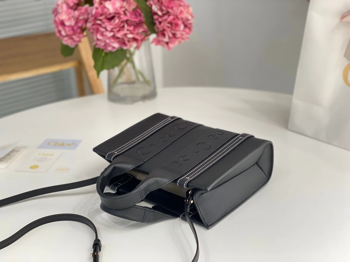 Chloé Small Woody Tote Bag Smooth Calfskin With Chloé Logo Black - MB012 - Image 5