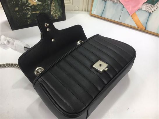 GG Marmont small shoulder bag Black matelassé leather - Image 6