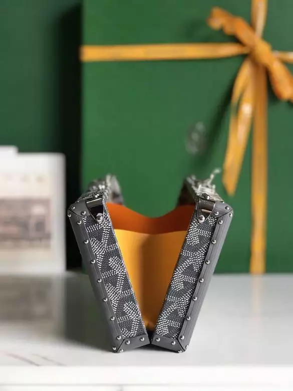 Goyard Minaudière Trunk Bag - Repbags.ru - Image 10