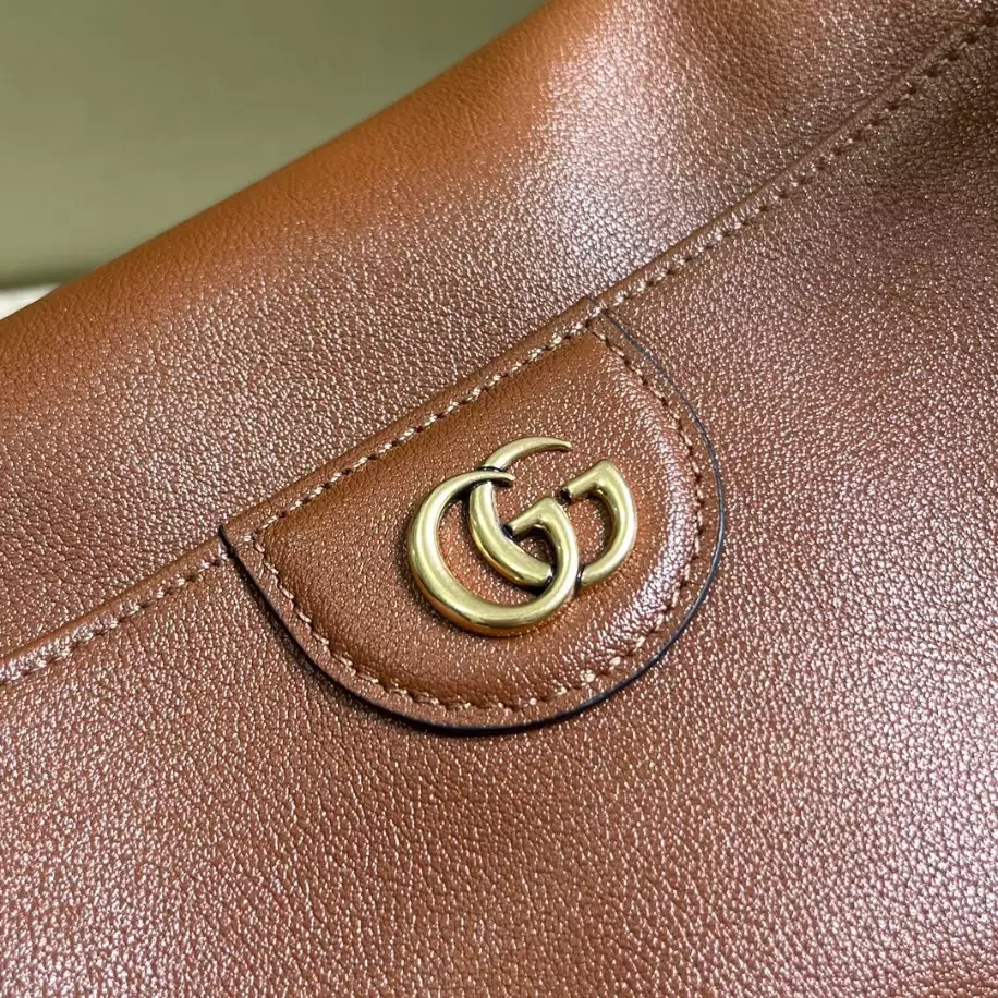 Gucci Diana Medium Shoulder Bag - Image 5