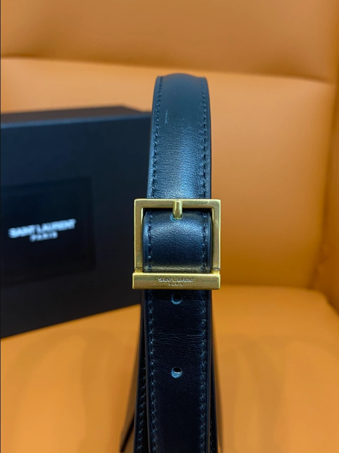 LE 5 à 7 in smooth leather bag - Image 6