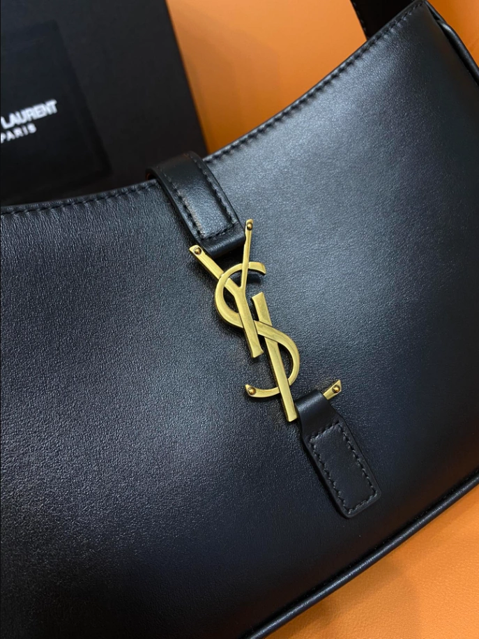 LE 5 à 7 in smooth leather bag - Image 9