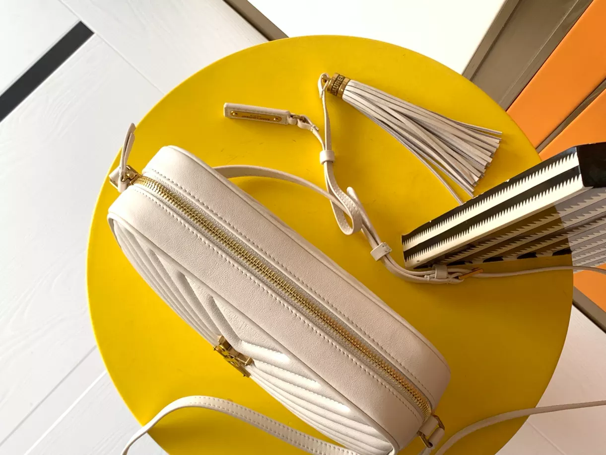 Lou in Quilted Leather camera bag - Image 10