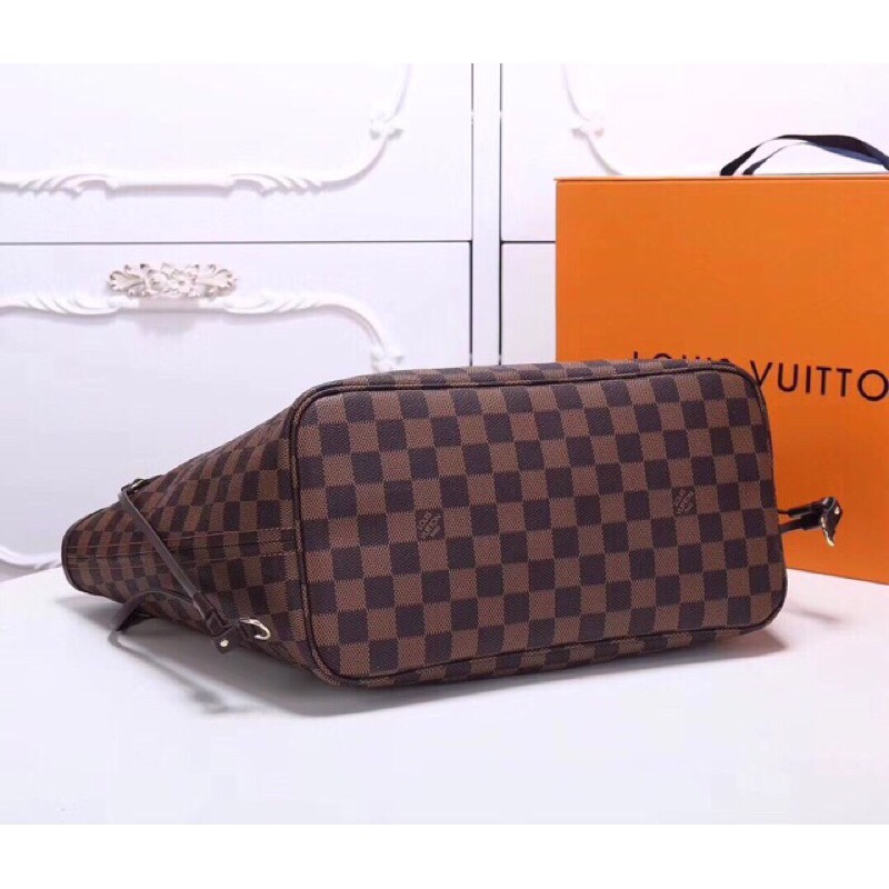 Louis Vuitton Neverfull MM Tote Bag - Image 4