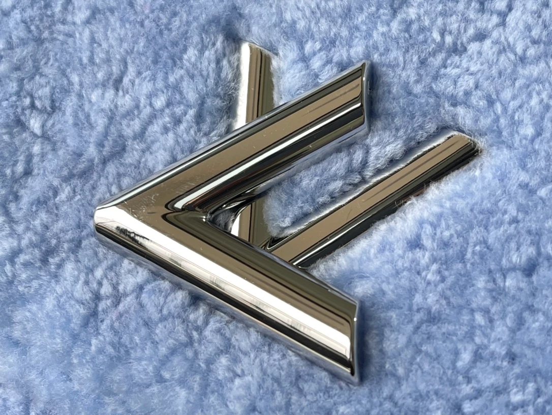 Louis Vuitton Twist MM Bag - LB262 - Image 11