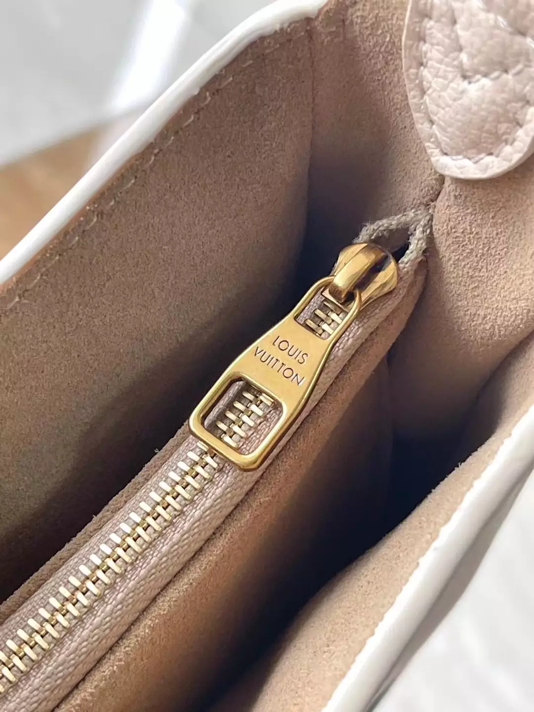 Low Key Shoulder Bag Grained Calfskin - Repbags.ru - Image 10