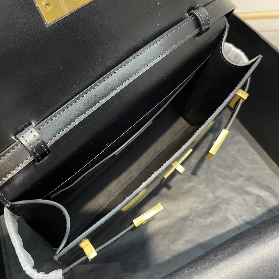 Manhattan Small Shoulder Bag in Box Saint Laurent - Image 9