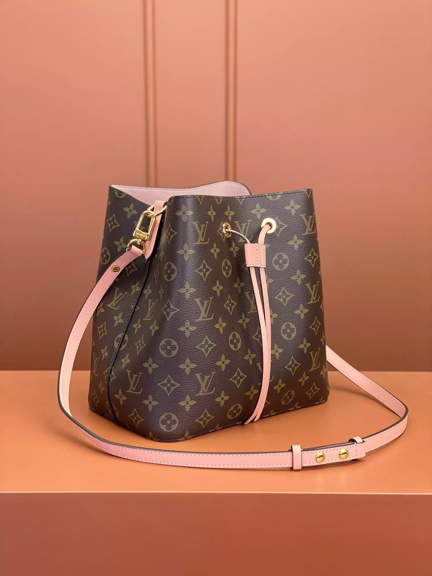 NéoNoé MM Bucket Bag Monogram Canvas - Repbags.ru - Image 4