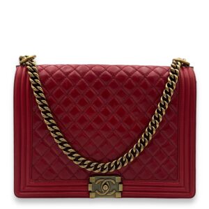 Boy Shoulder Bag Large Red in Calfskin, Gold hardware