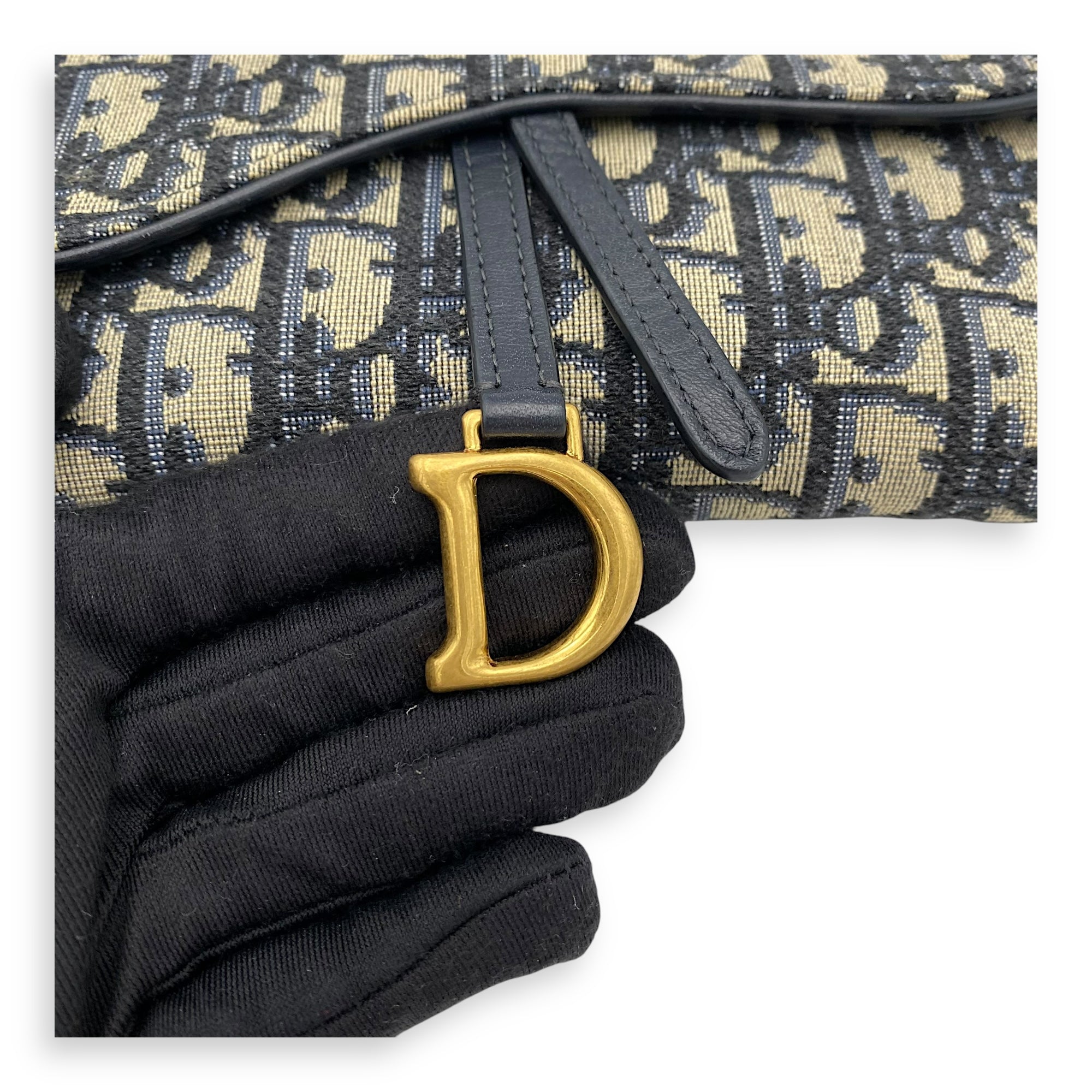 Saddle Wallet On Chain Blue in Jacquard, Gold hardware - Image 10