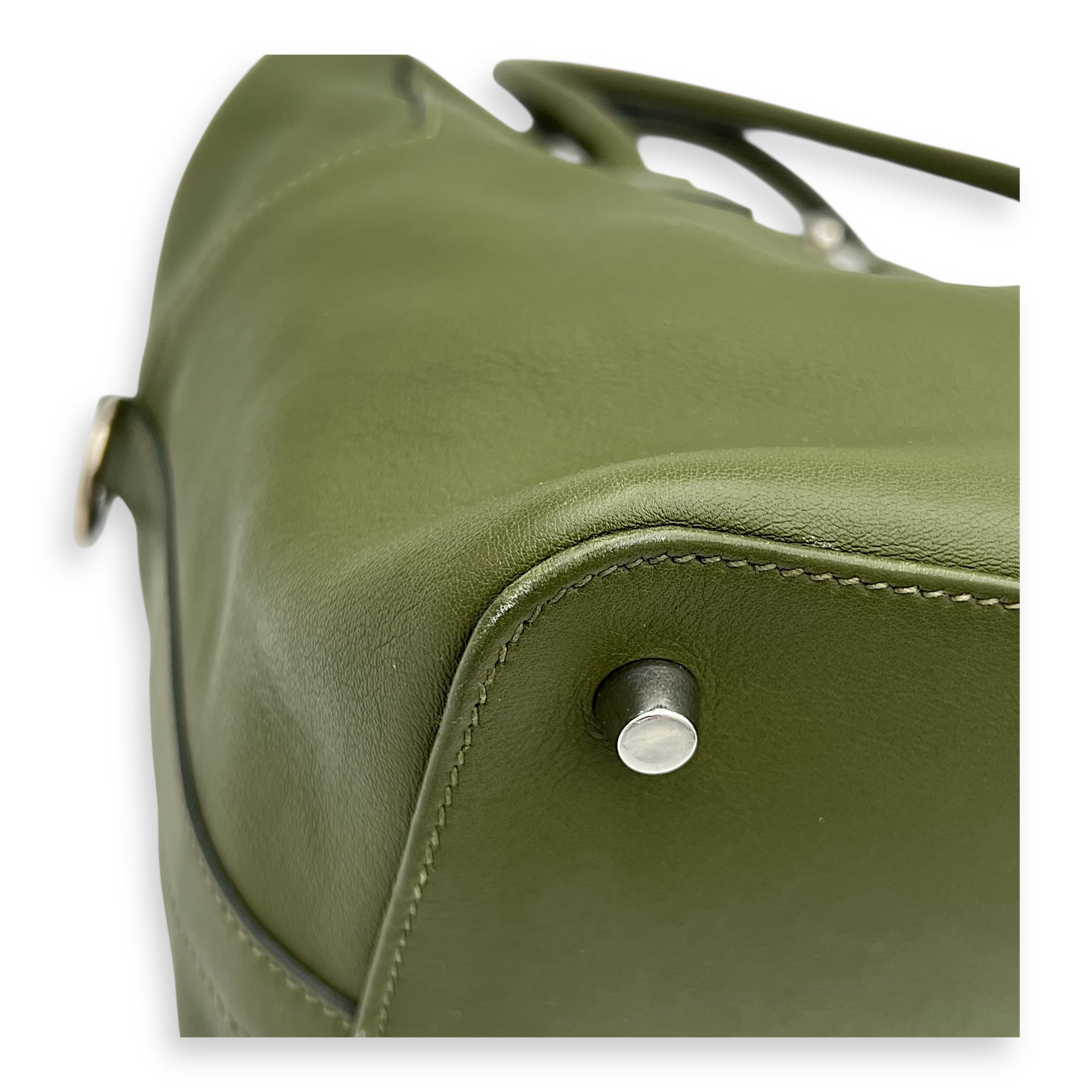 Toolbox 26 Vert Anglais Top Handle Bag in Swift, Palladium hardware - Image 12