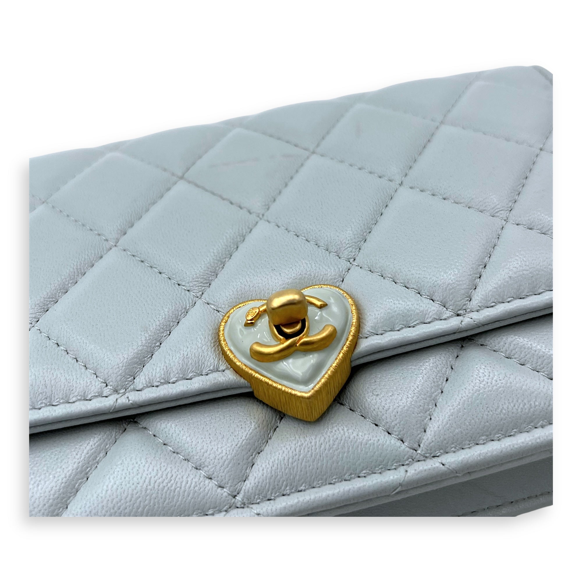 CC Wallet On Chain Blue in Lambskin, Gold hardware - Image 7