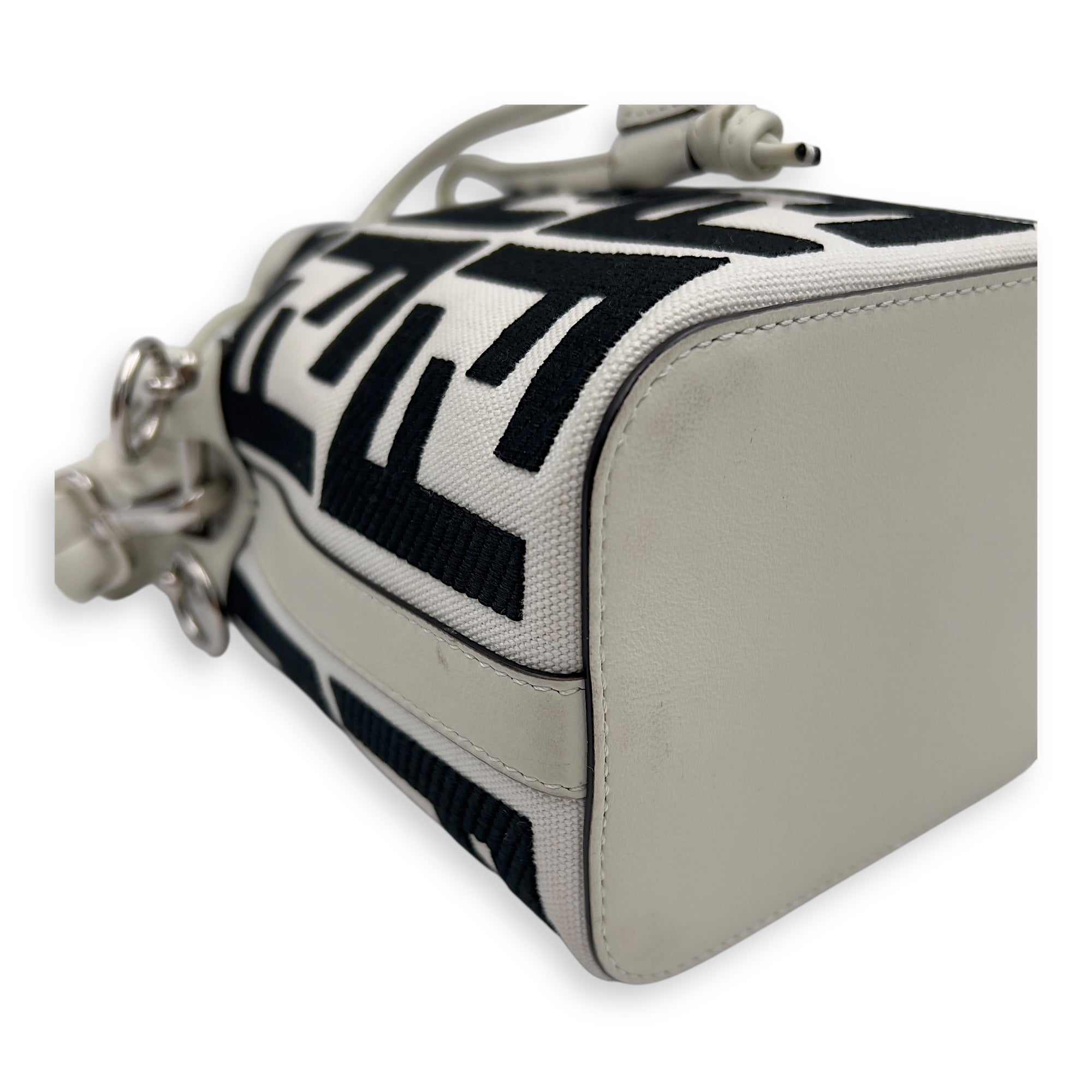 Mon Tresor White Bucket Bag in Canvas, Silver hardware - Image 8