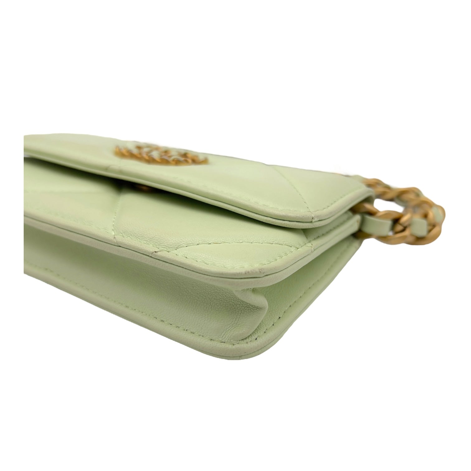 C19 Wallet On Chain Green in Lambskin, Mixed hardware - Image 11