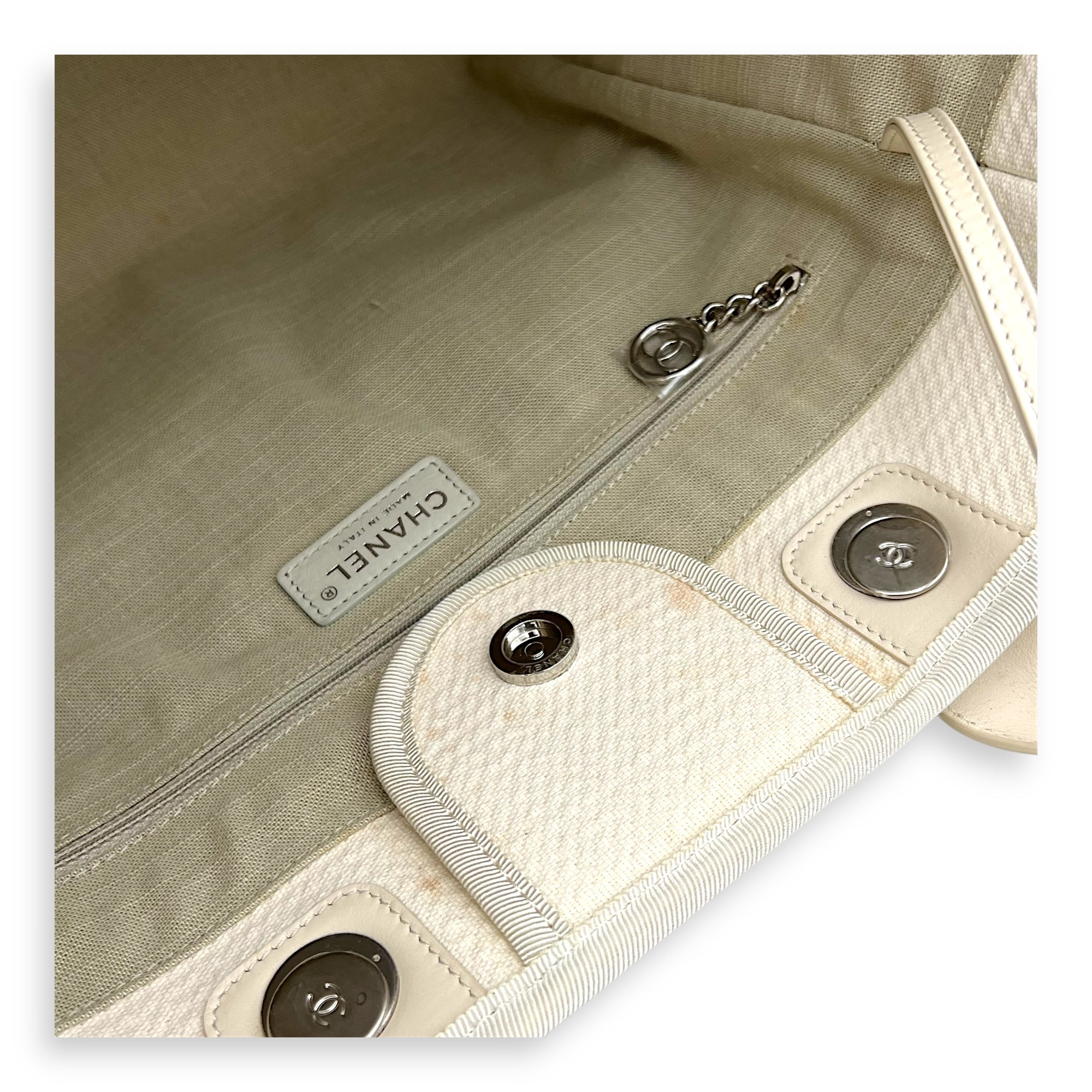 Deauville Tote Bag White in Canvas, Silver hardware - Image 10