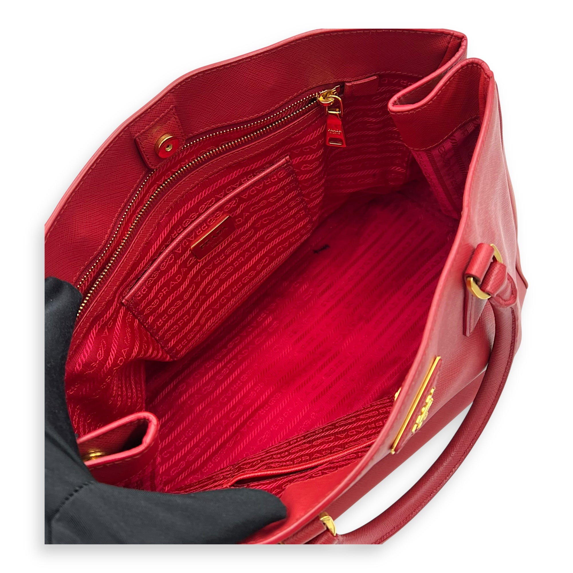 Galleria Top Handle Bag Red in Saffiano Leather, Gold hardware - Image 16