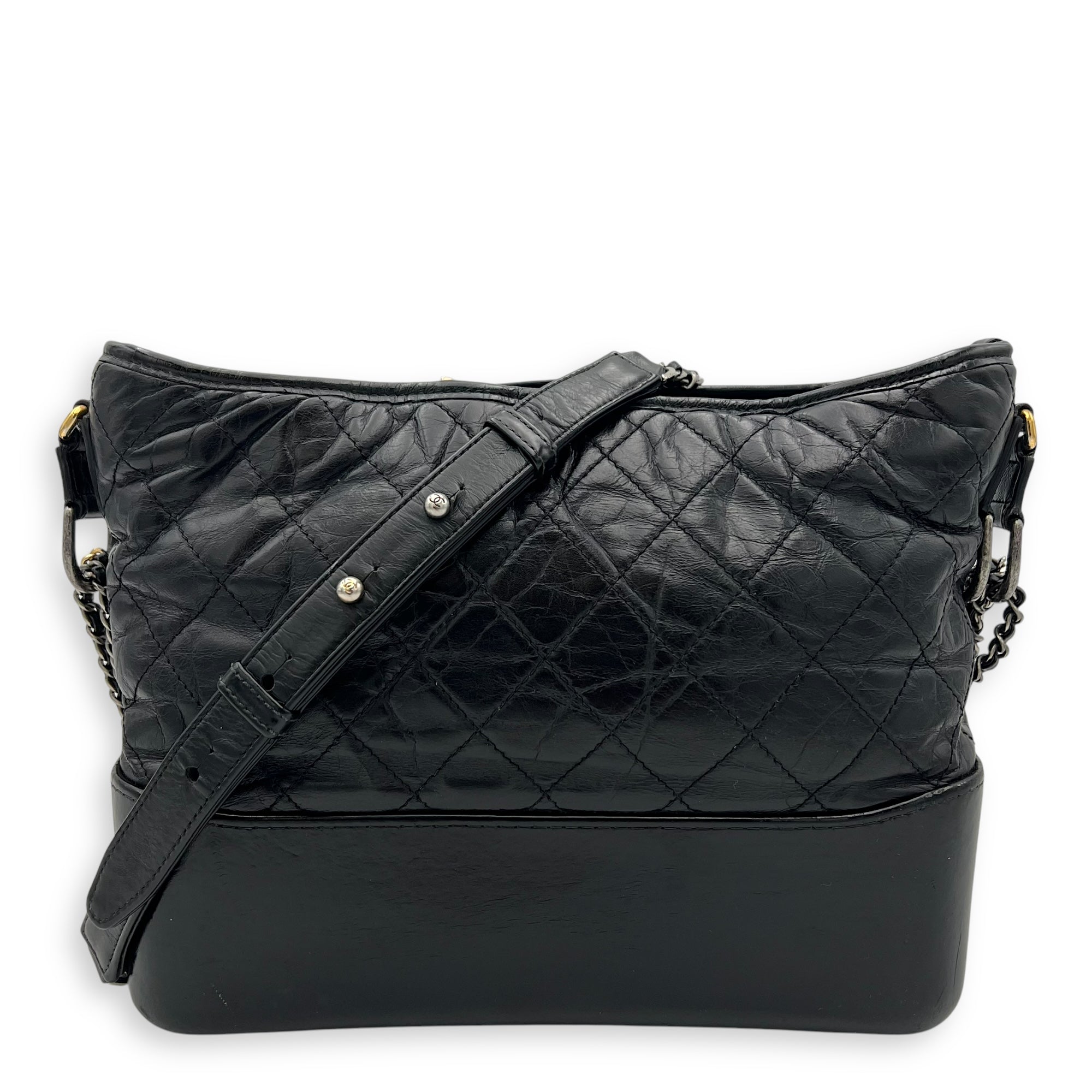 Gabrielle Medium Black Shoulder Bag in Calfskin, Mixed hardware