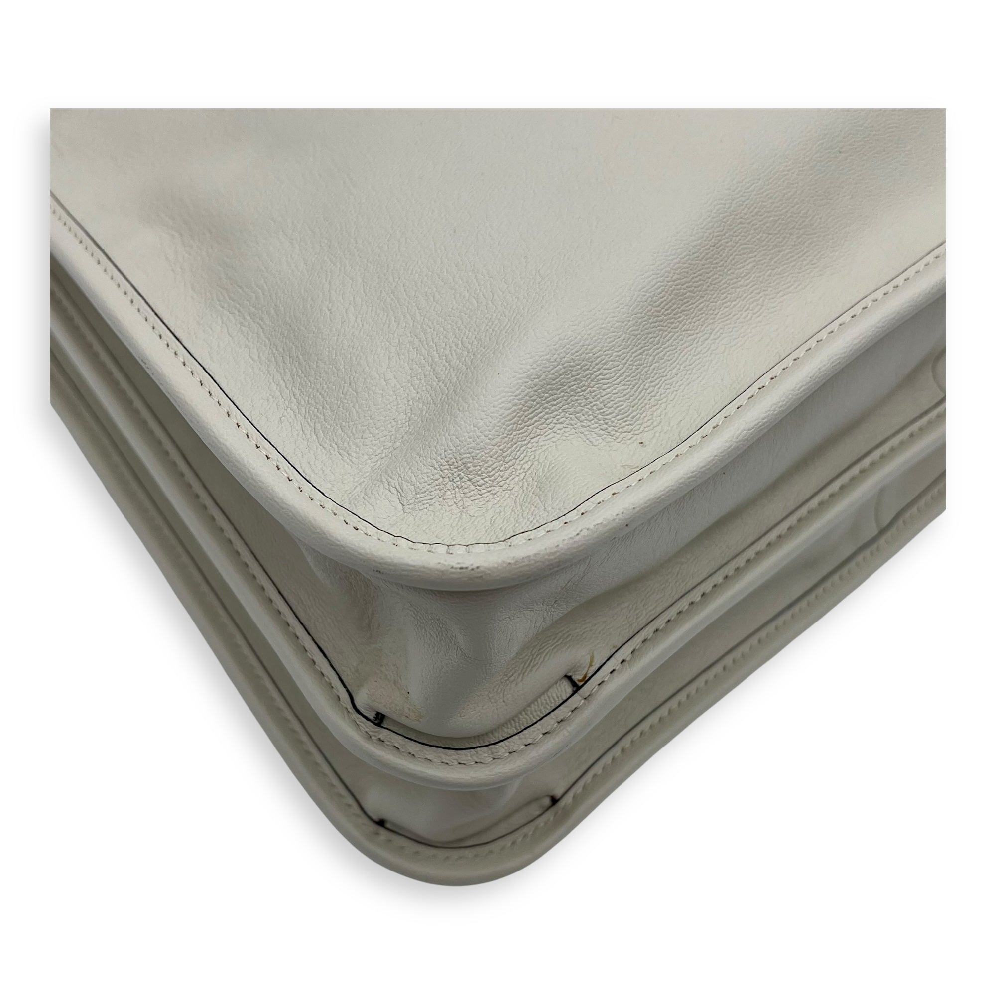 Horsebit 1955 Top Handle Bag White in Calfskin, Gold hardware - Image 8