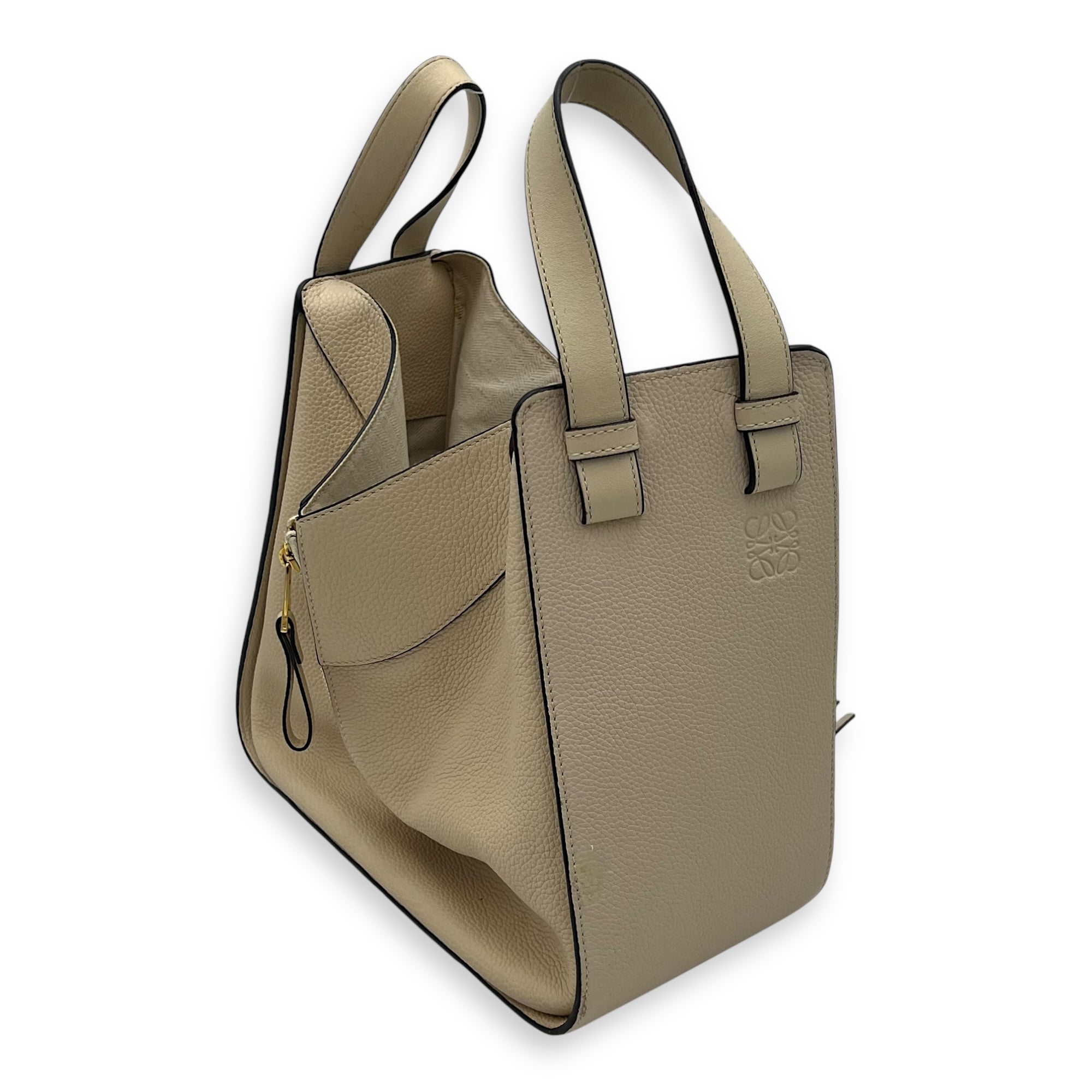 Hammock Small Beige Shoulder Bag in Calfskin, Gold hardware - Image 4