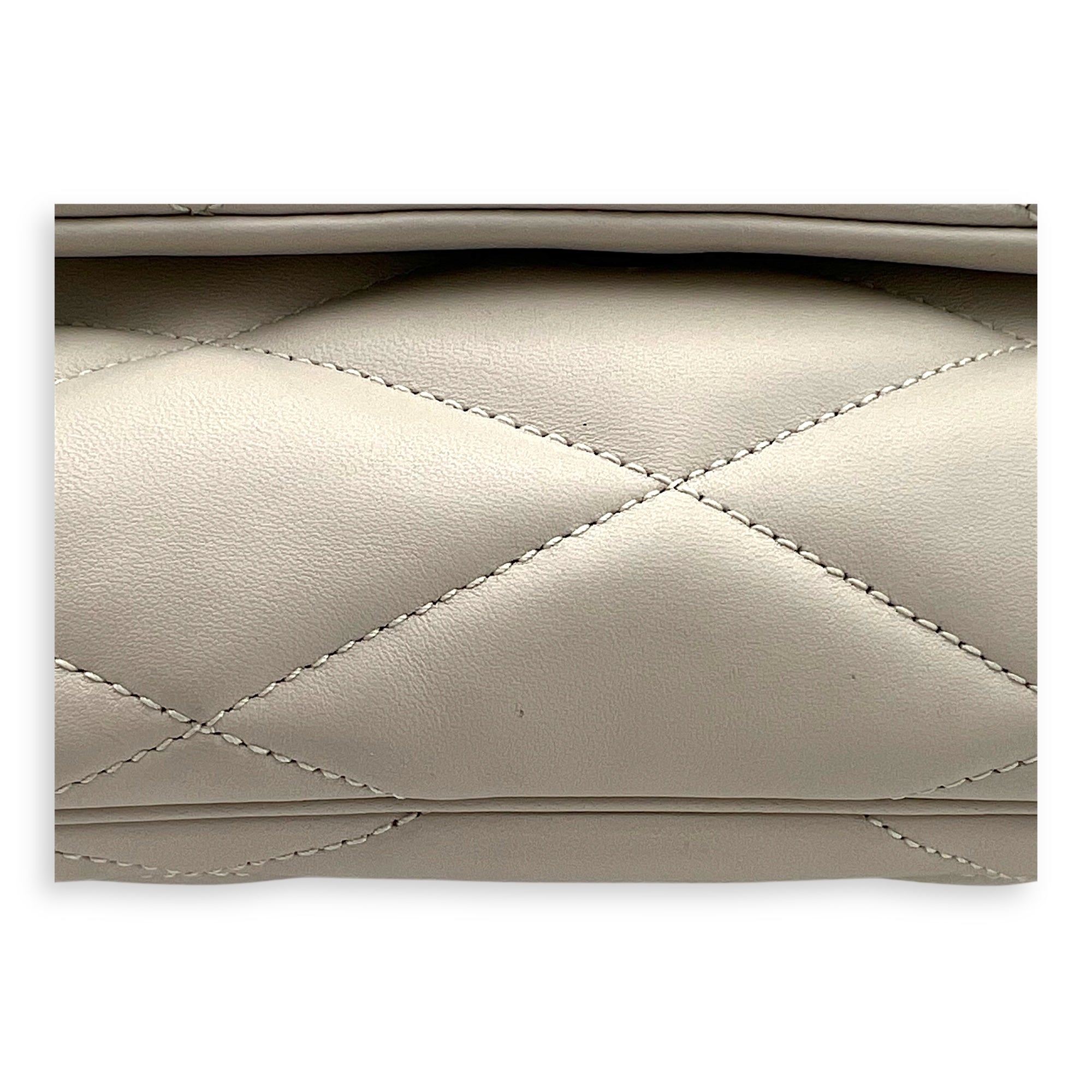 Le 5 A 7 Shoulder Bag White in Calfskin, Gold hardware - Image 13