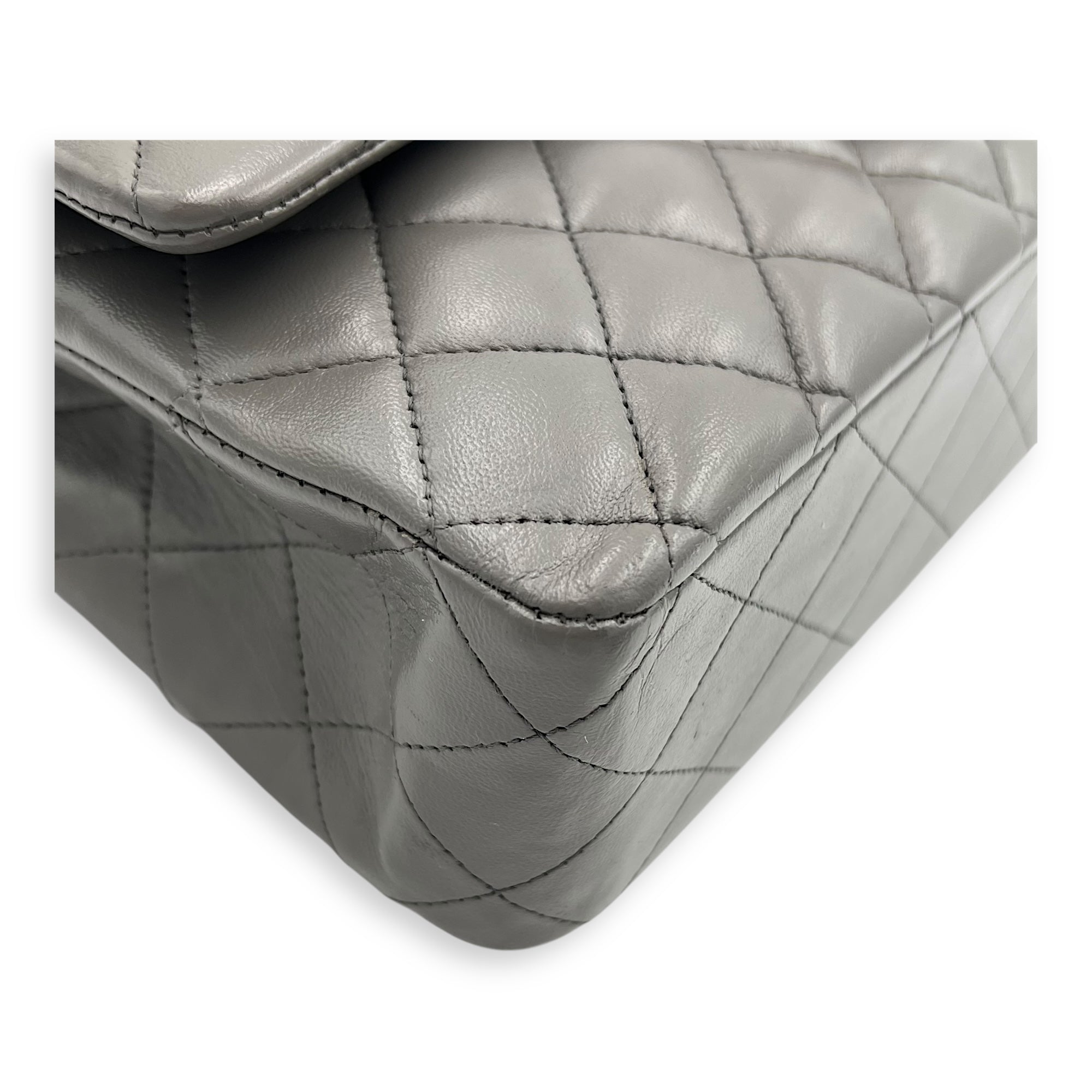 Classic Medium Grey (retouched) Shoulder Bag in Lambskin, Silver hardware - Image 8