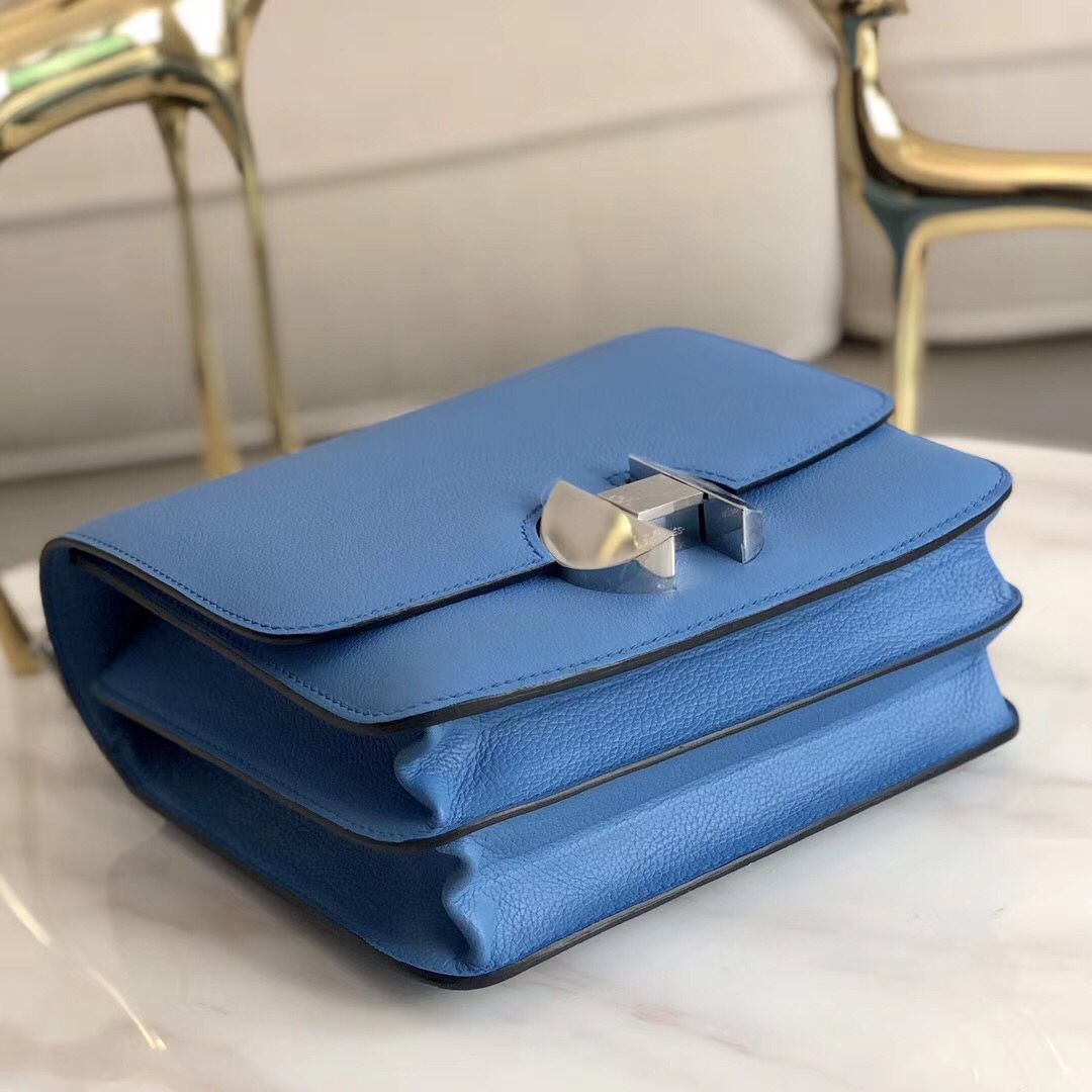 Hermes 2002 20cm Bag In Blue Paradise Evercolor Calfskin - Image 4