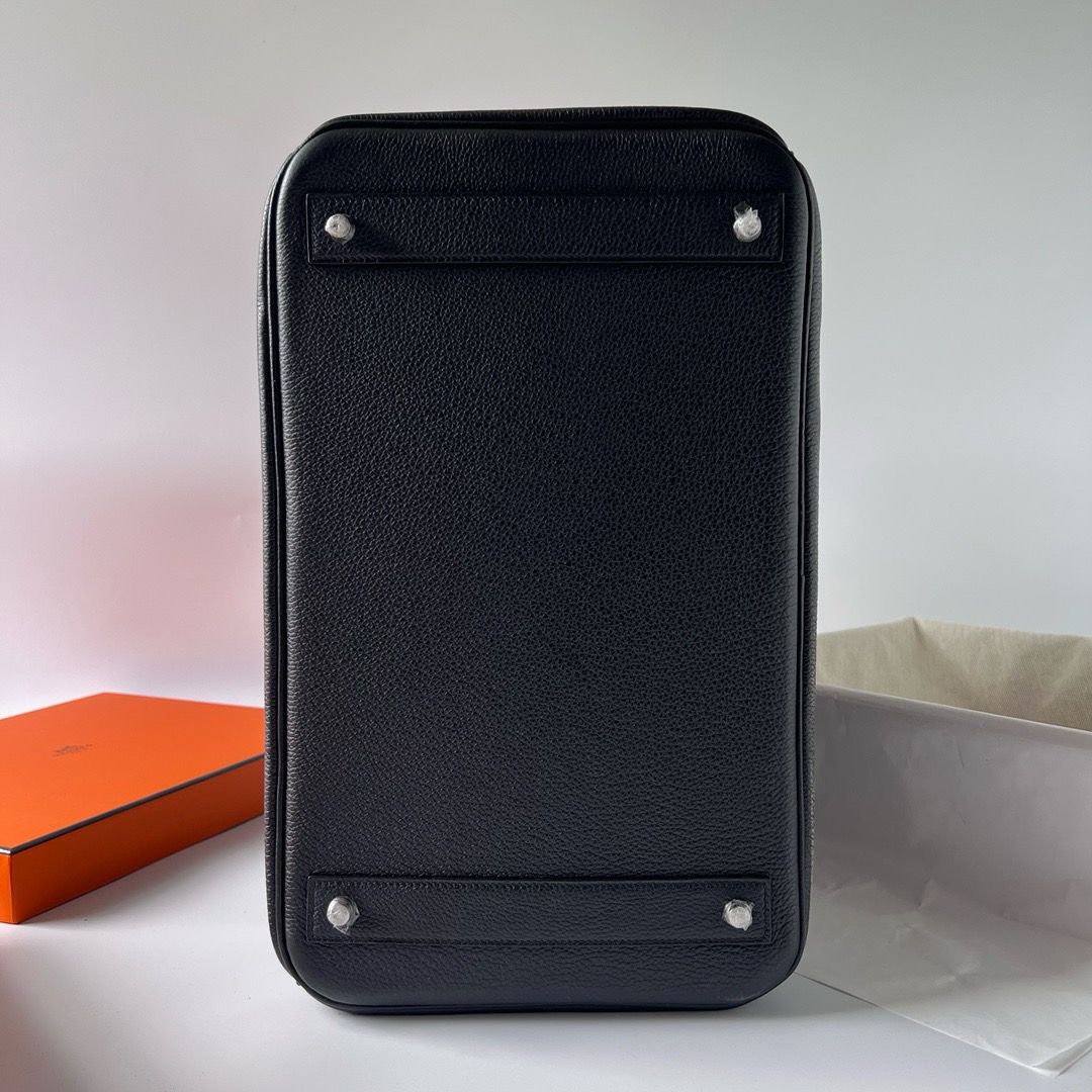 Hermes HAC Birkin 40 Handmade Bag in Black Clemence Leather - Image 4