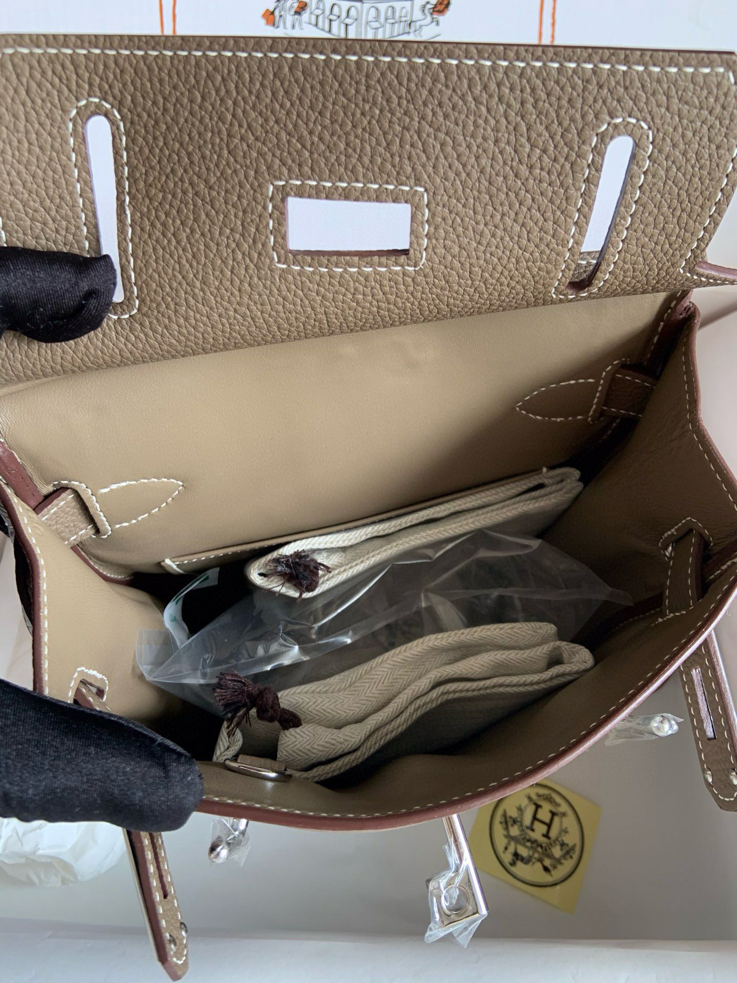 Hermes Hac a Dos PM Backpack in Taupe Clemence Leather - Image 9