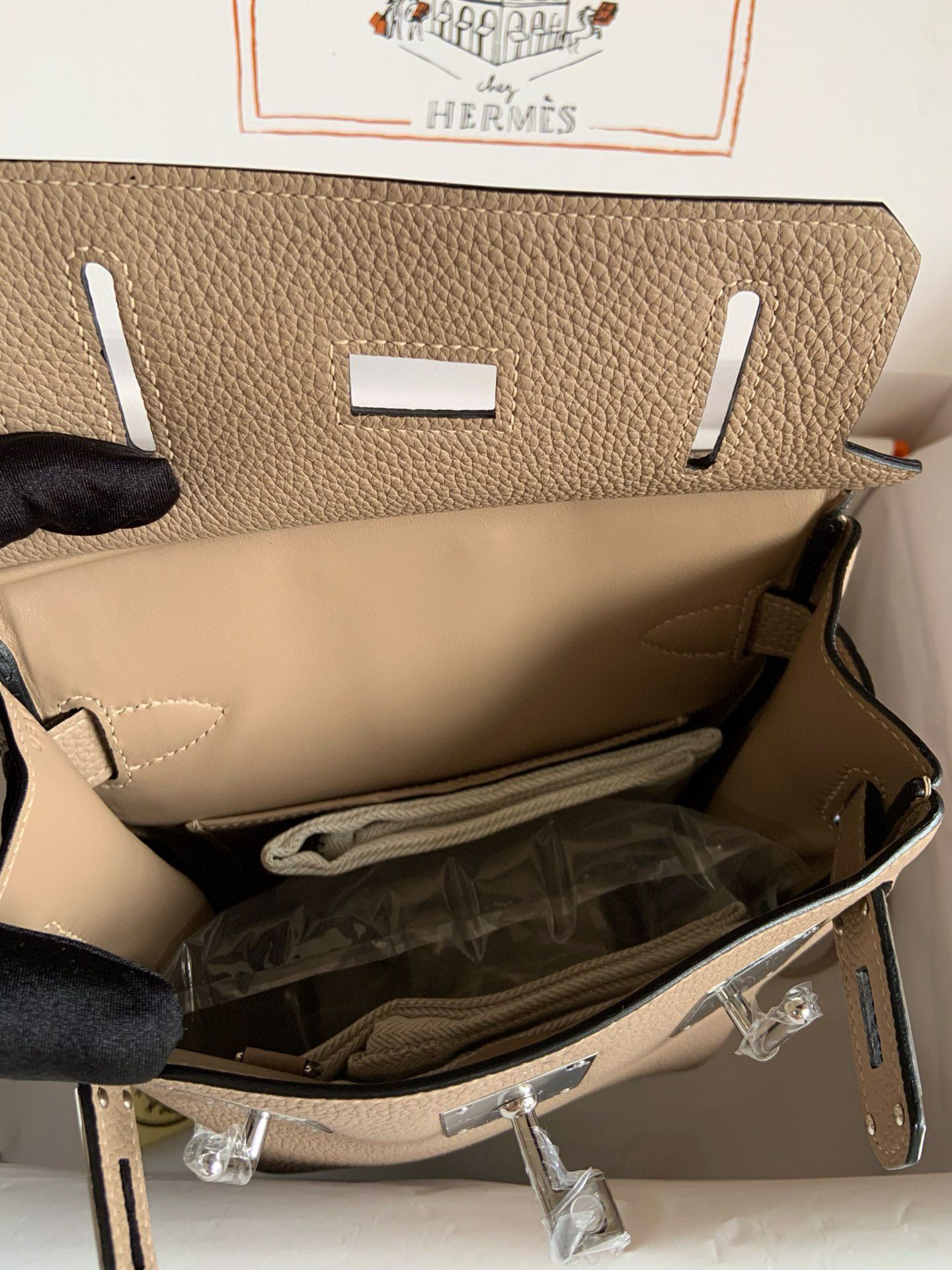 Hermes Hac a Dos PM Backpack in Tourterelle Clemence Leather - Image 8