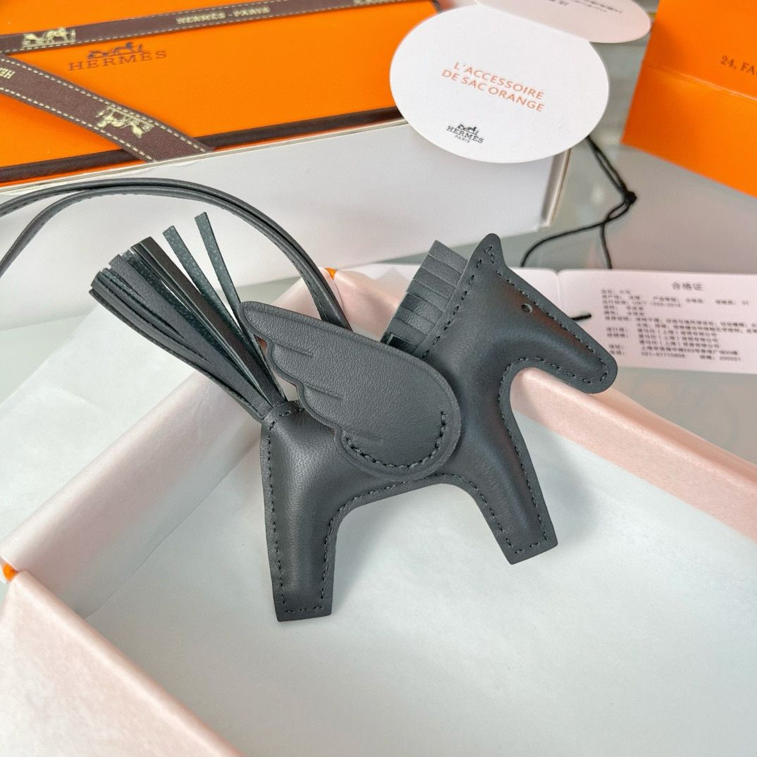 Hermes Rodeo Pegase PM Bag Charm in Ardoise Lambskin - Image 4