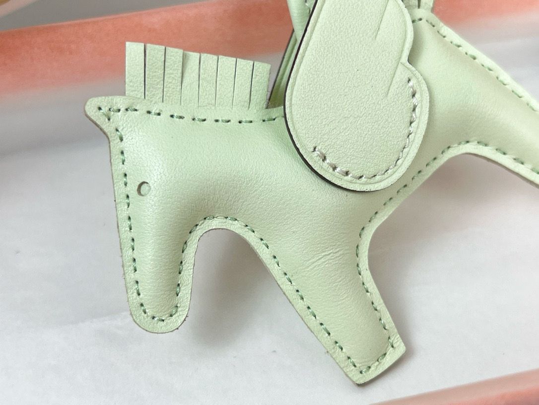 Hermes Rodeo Pegase PM Bag Charm in Vert Fizz Lambskin - Image 5