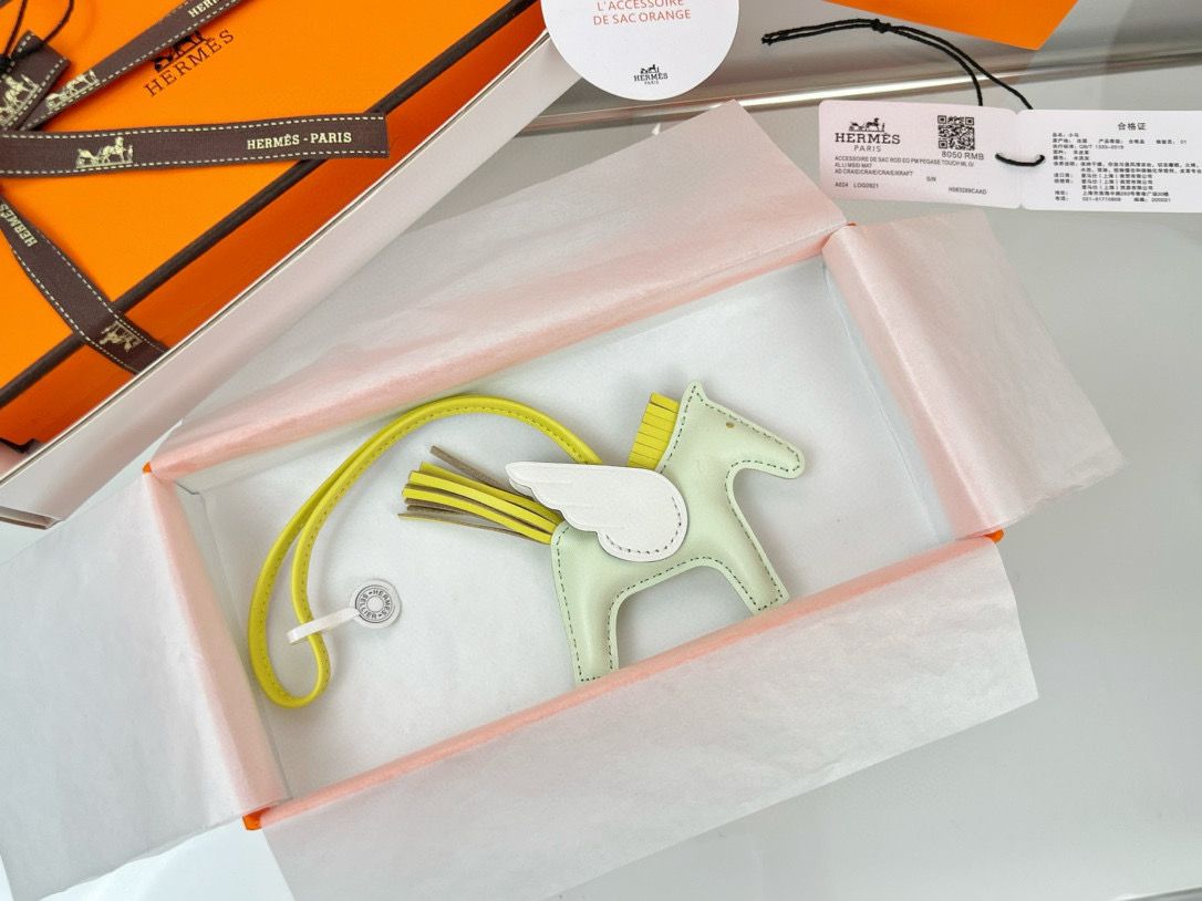 Hermes Rodeo Pegase PM Bag Charm in Vert Fizz/Yellow/Craie Lambskin - Image 3