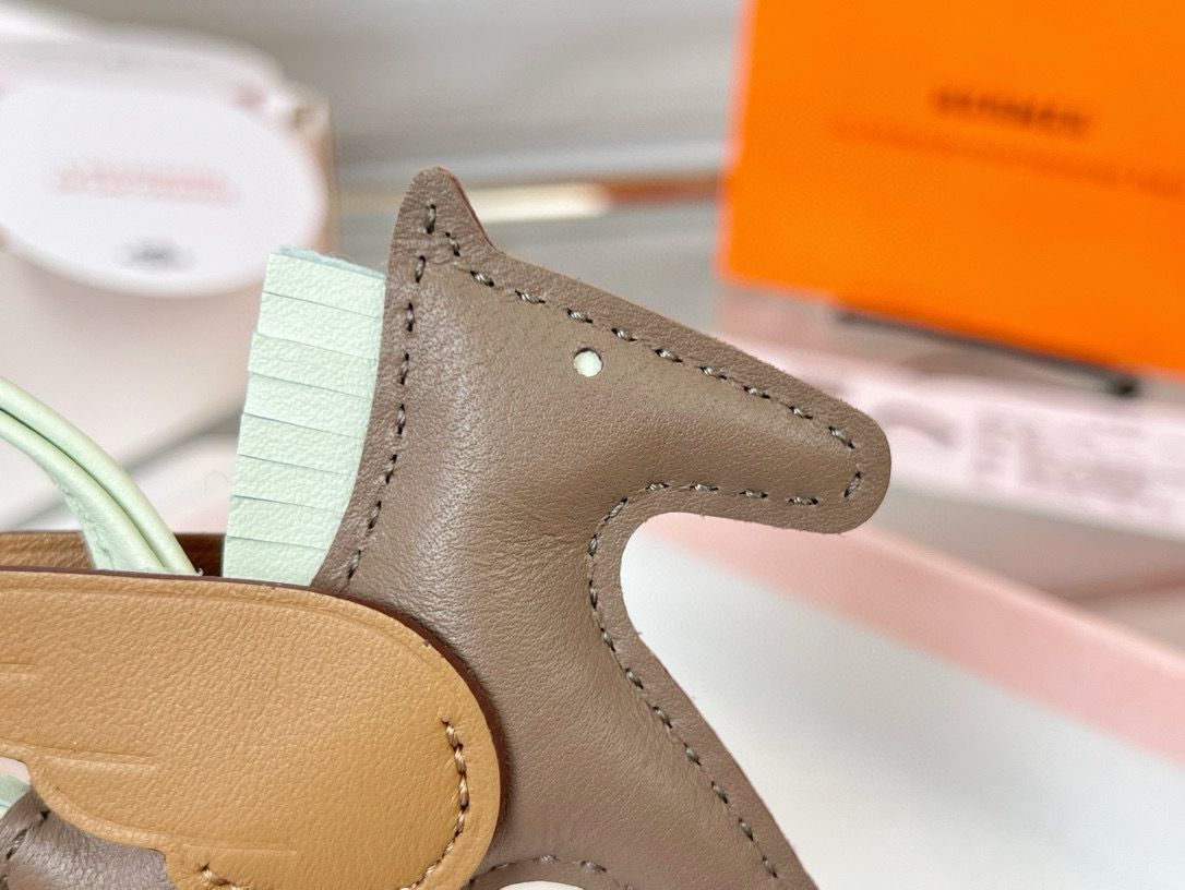 Hermes Rodeo Pegase PM Bag Charm in Taupe/Biscuit/Vert Fizz Lambskin - Image 5