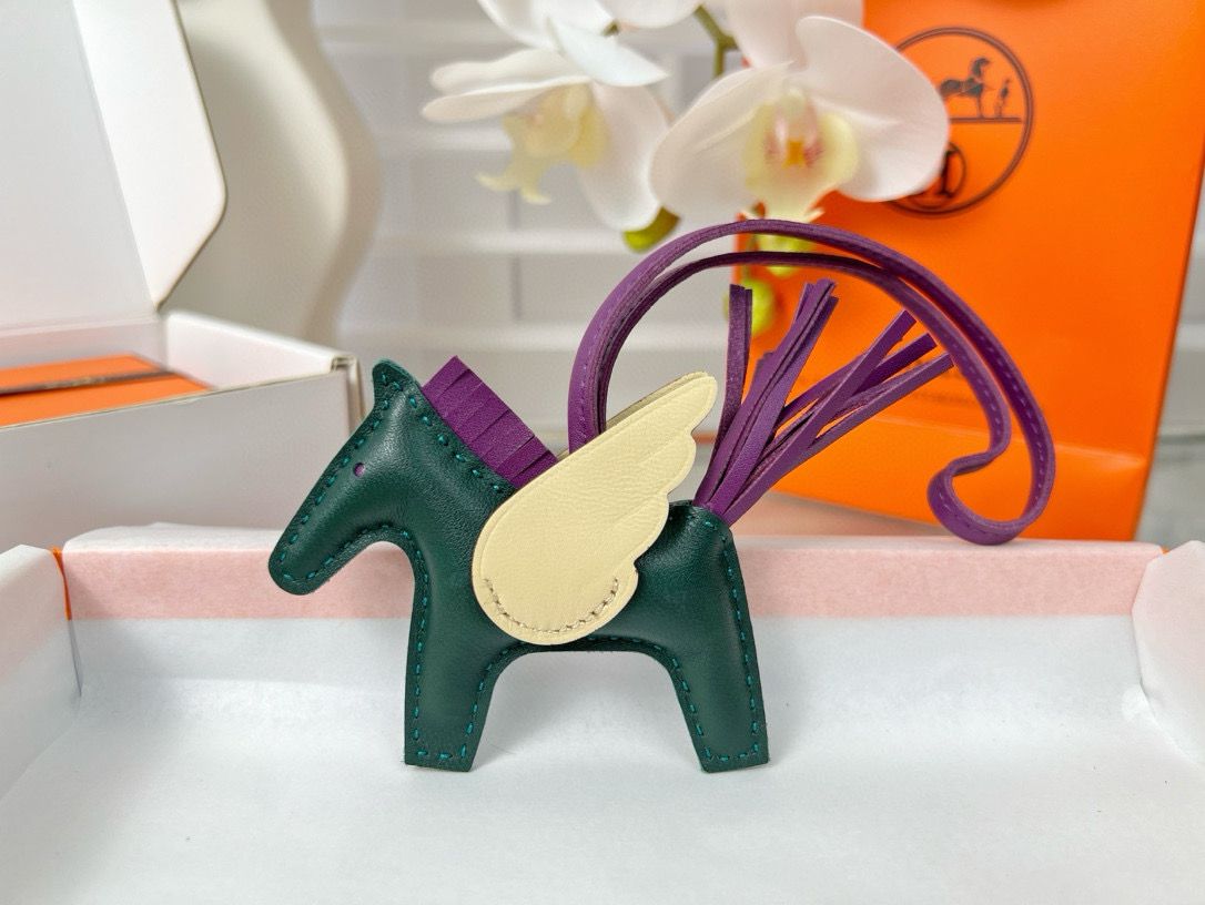 Hermes Rodeo Pegase PM Bag Charm in Green/Nata/Purple Lambskin - Image 3