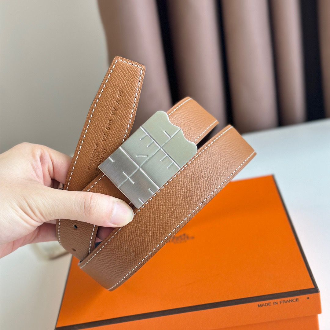 Hermes Typo Reversible Belt 32MM in Gold Epsom Calfskin - Image 4