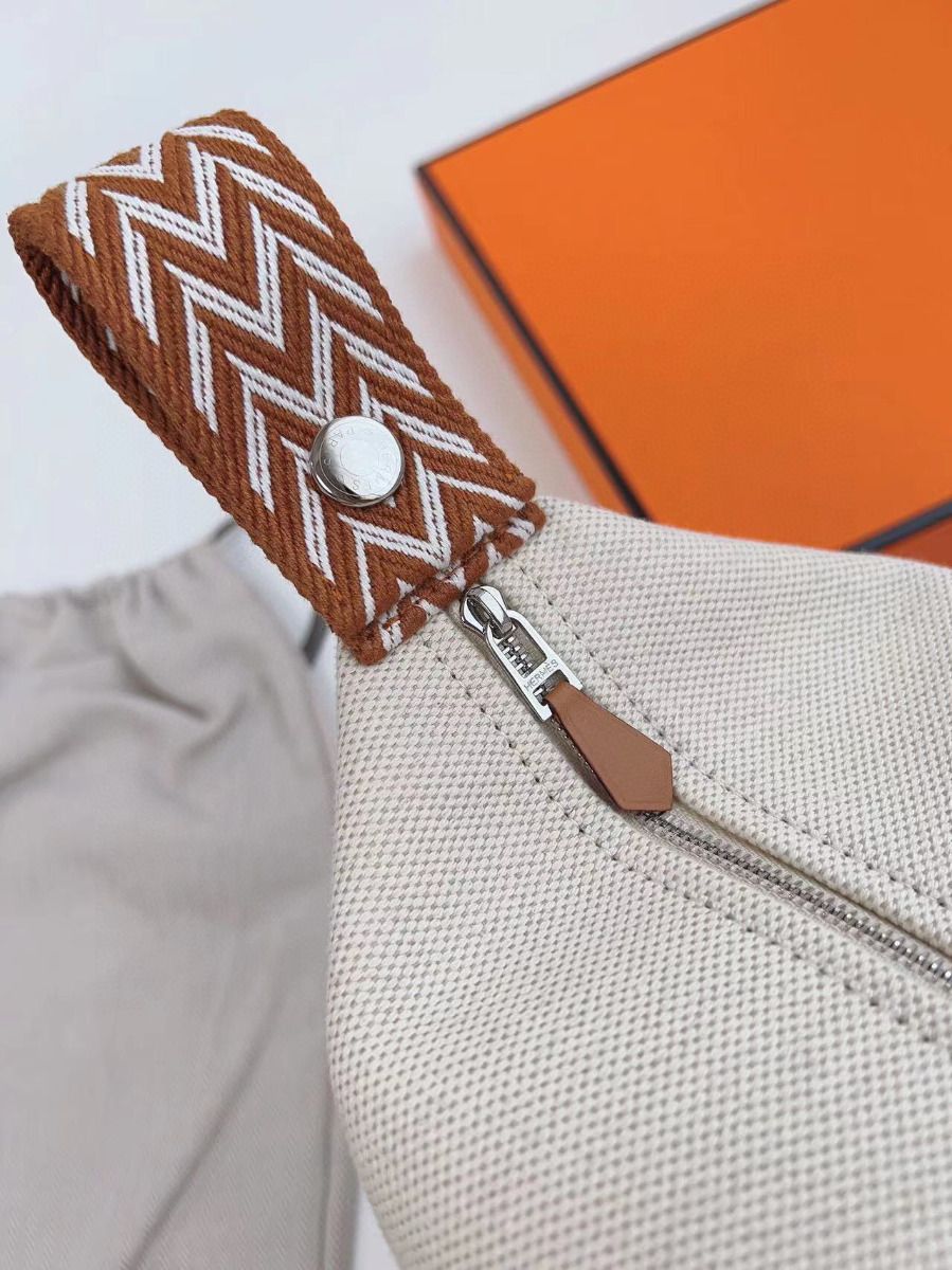 Hermes Bride-a-Brac Large Case in Ecru Canvas with Brown Zigzag Motifs - Image 4