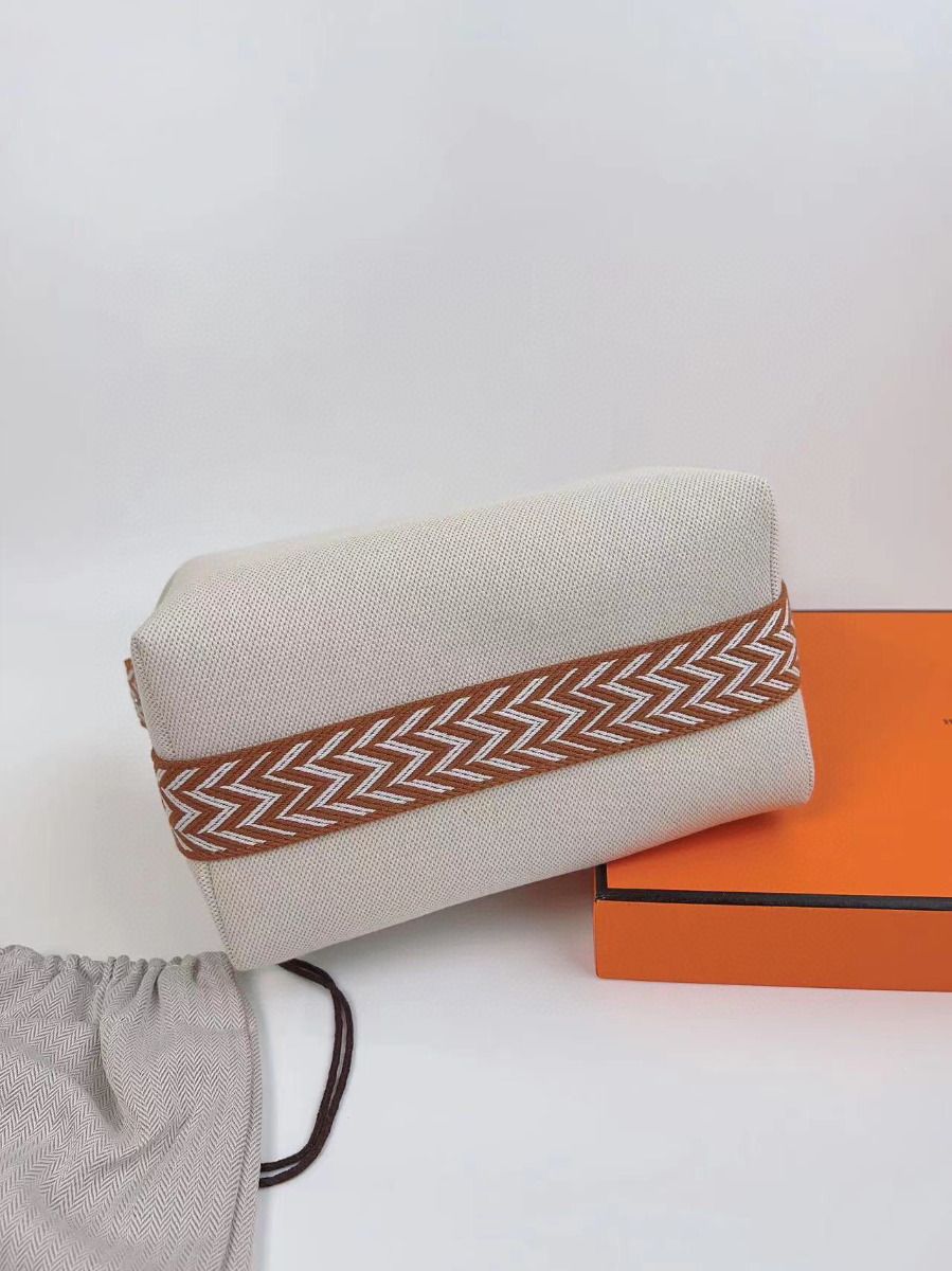 Hermes Bride-a-Brac Large Case in Ecru Canvas with Brown Zigzag Motifs - Image 8