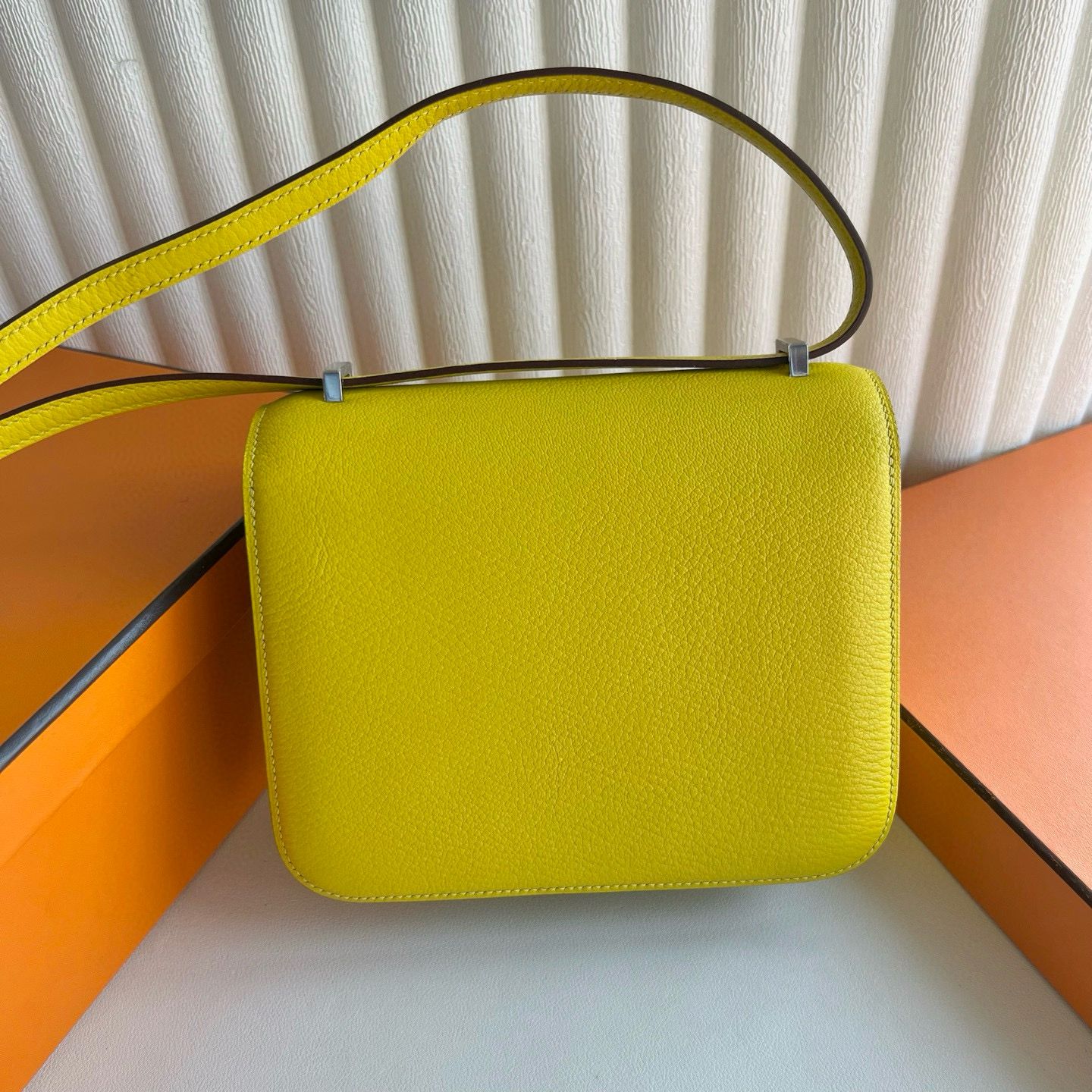 Hermes Constance 18 Handmade Bag in Jaune Naples Chevre Mysore Leather - Image 6