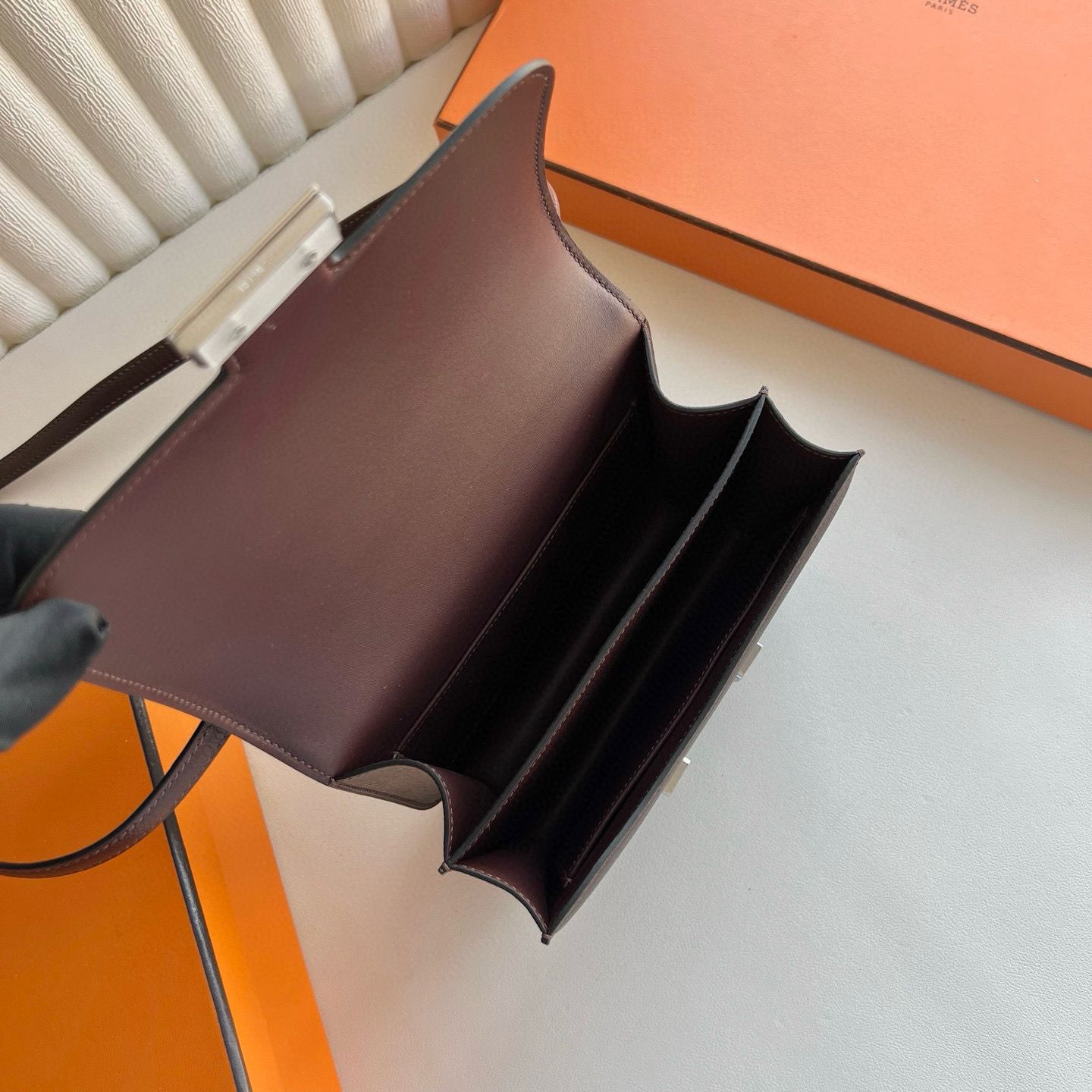 Hermes Constance 18 Handmade Bag in Rouge H Chevre Mysore Leather - Image 6